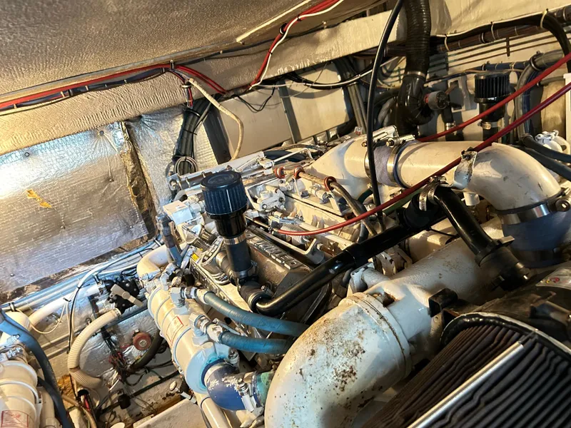 Slide: The Image of Hatteras 39 Sport Express 1996 - 82