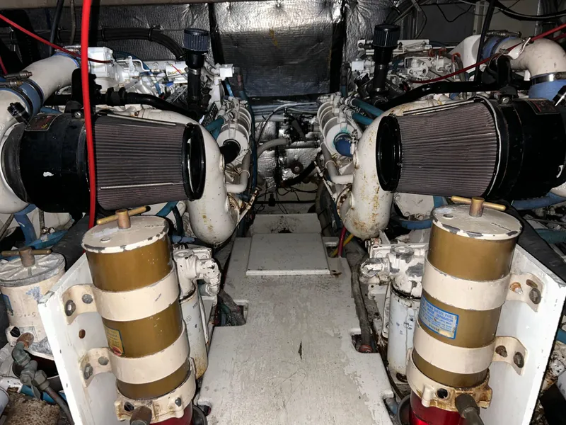 Slide: The Image of Hatteras 39 Sport Express 1996 - 84