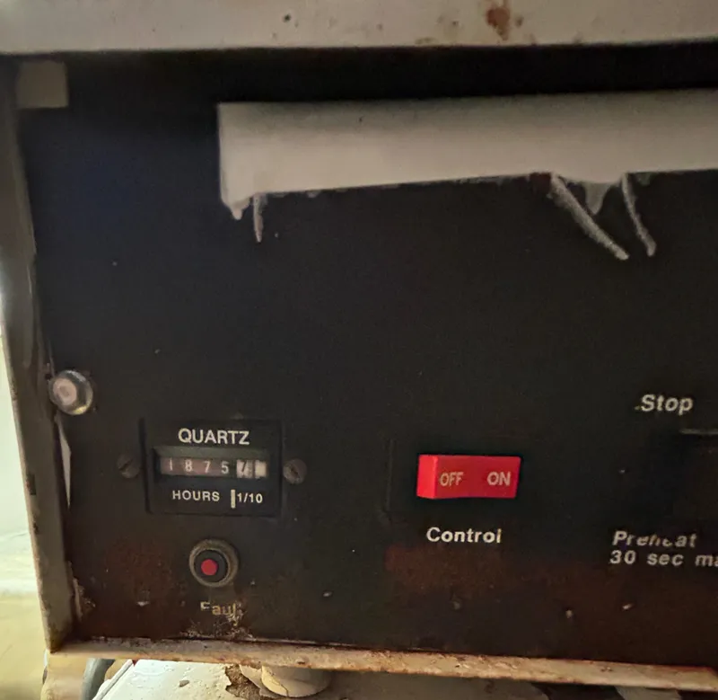 Slide: The Image of Hatteras 39 Sport Express 1996 - 85