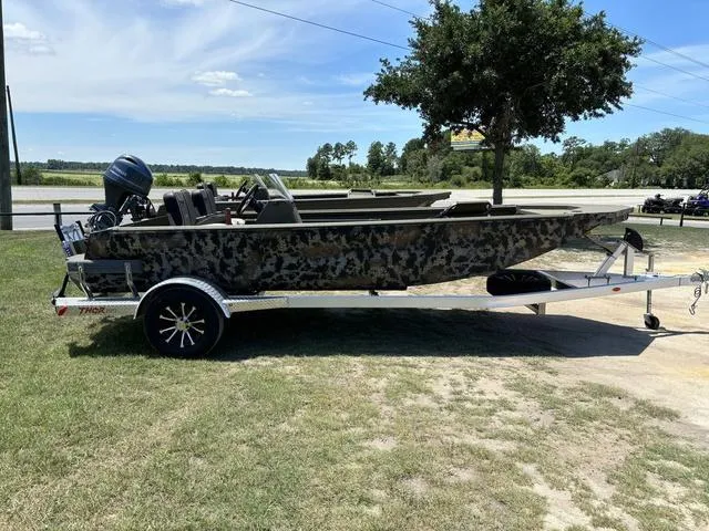 The Image of Thor LAKE HAMMER 1860 SIDE CONSOLE 2024 - 1