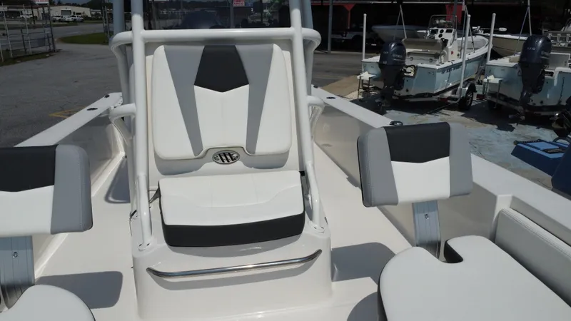 Slide: The Image of Robalo 206 Cayman 2025 - 15