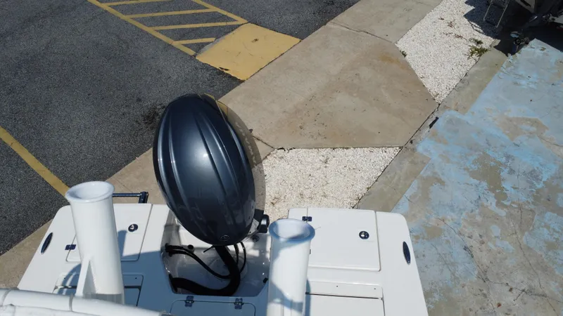 Slide: The Image of Robalo 206 Cayman 2025 - 31