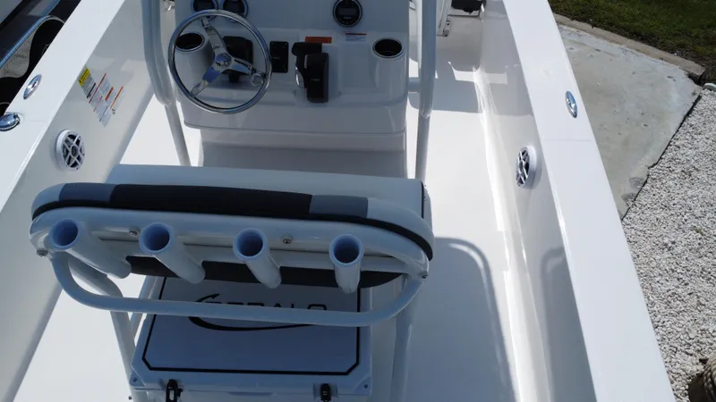 Slide: The Image of Robalo 206 Cayman 2025 - 35