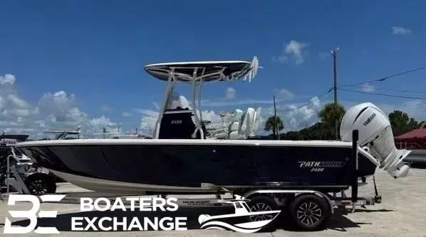 The Image of 2025 Pathfinder 2400 Open boat at Boaters Exchange. - 1