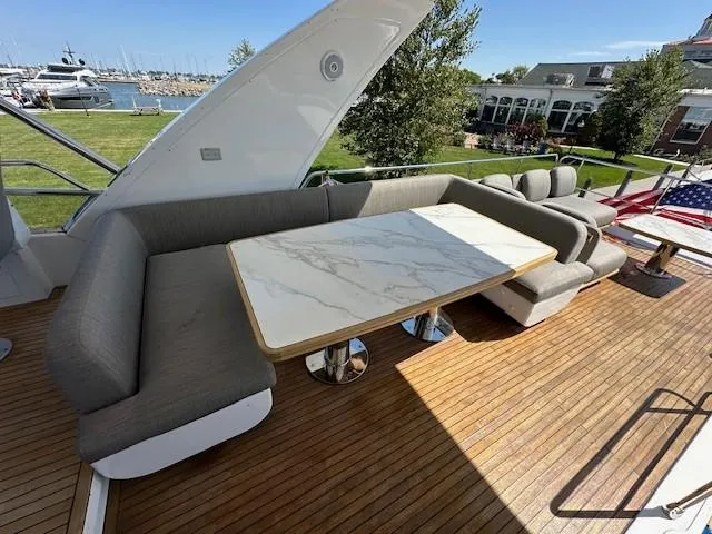 Slide: The Image of Azimut 66 2020 - 28