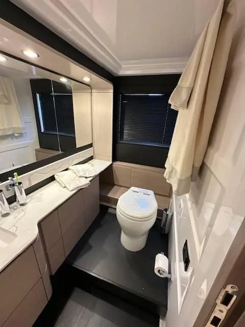 Slide: The Image of Azimut 66 2020 - 42