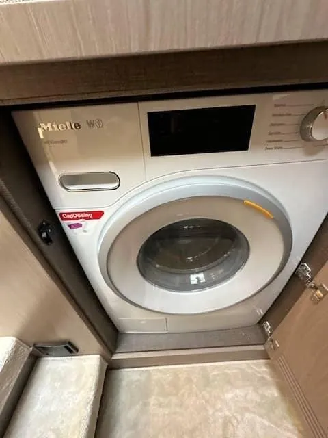 Slide: The Image of Azimut 66 2020 - 44