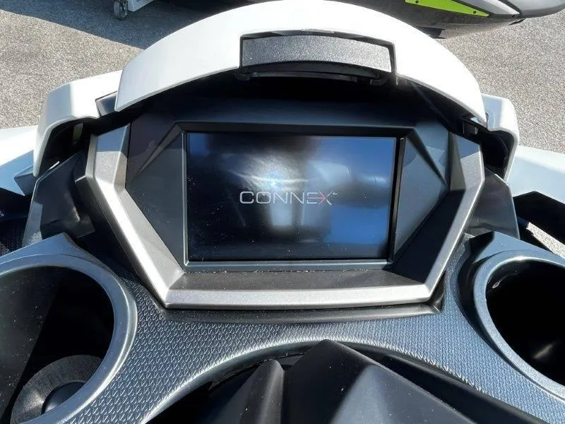 Slide: The Image of Yamaha Waverunner FX Cruiser SVHO with Audio System 2024 - 11