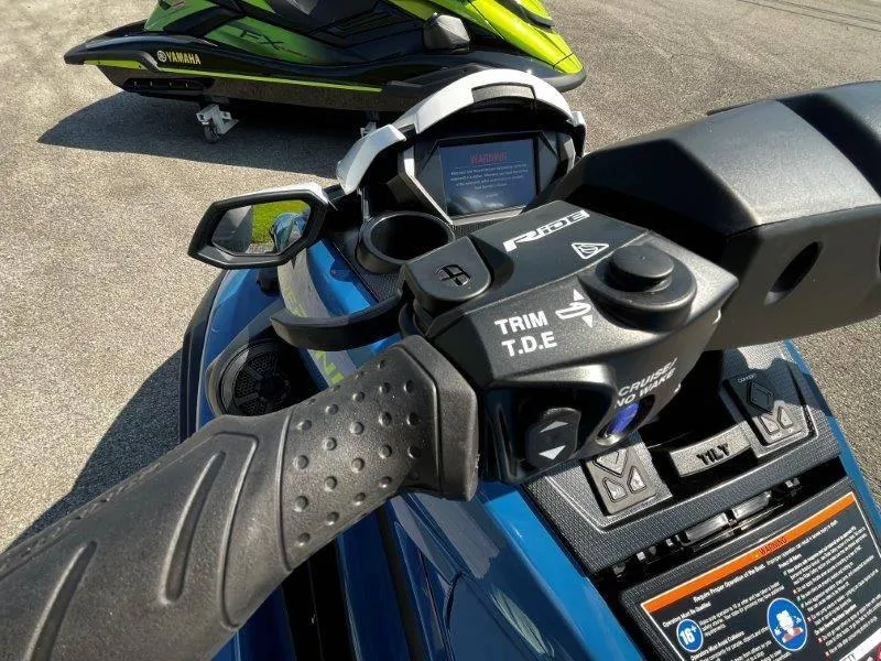 Slide: The Image of Yamaha Waverunner FX Cruiser SVHO with Audio System 2024 - 24