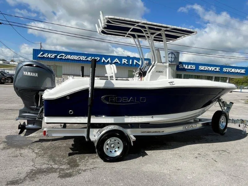 Slide: The Image of 2024 Robalo R180 boat with Yamaha engine at Lake Cumberland Marine dealership. - 15