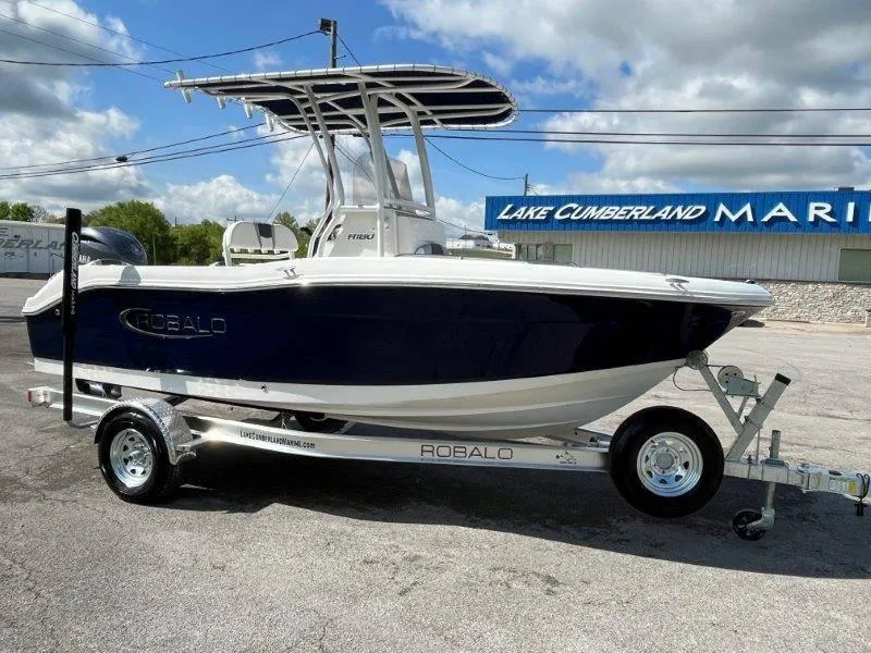 Slide: The Image of 2024 Robalo R180 boat on trailer at Lake Cumberland Marine. - 22