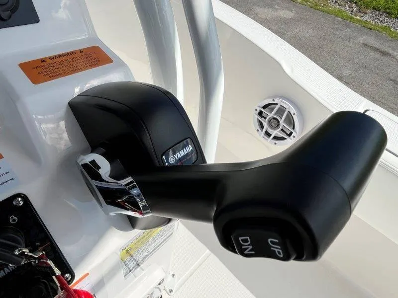 Slide: The Image of Yamaha throttle control on 2024 Robalo R180 boat console. - 36