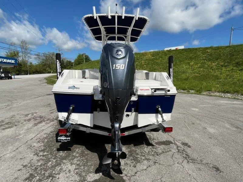 Slide: The Image of Robalo R180 2024 - 54