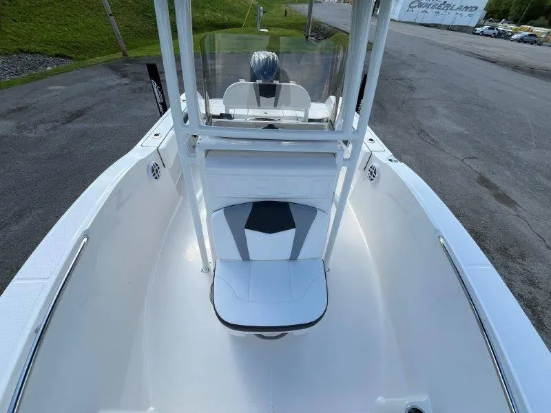 Slide: The Image of Robalo R180 2024 - 60