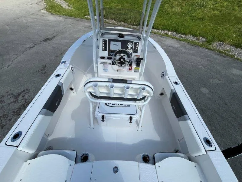 Slide: The Image of Robalo R180 2024 - 63