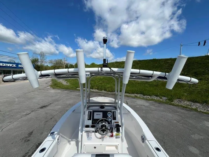 Slide: The Image of Robalo R180 2024 - 64