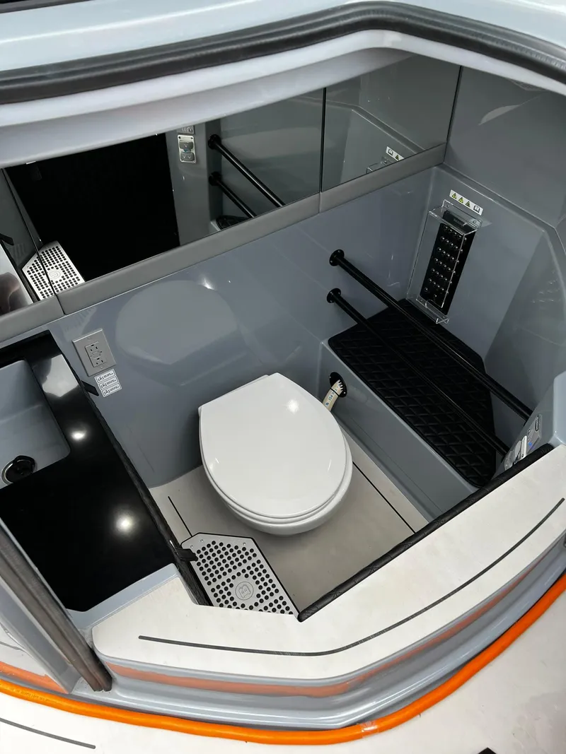 Slide: The Image of Brabus Shadow 500 Cabin 2022 - 50