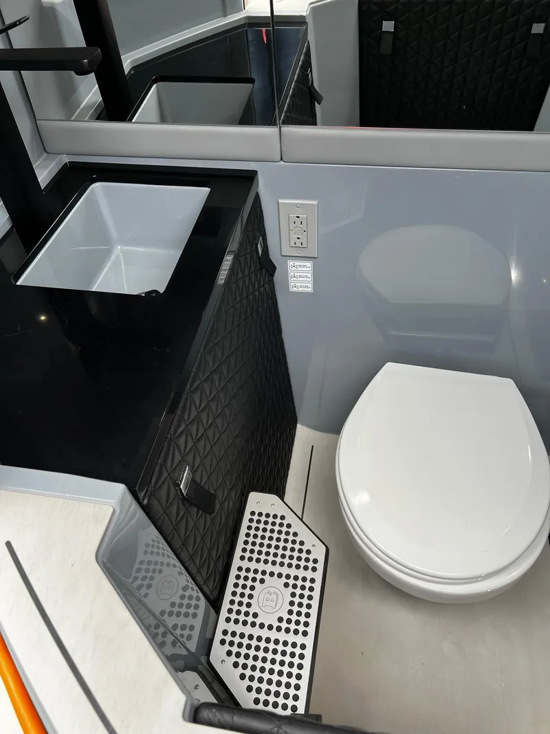Slide: The Image of Brabus Shadow 500 Cabin 2022 - 51