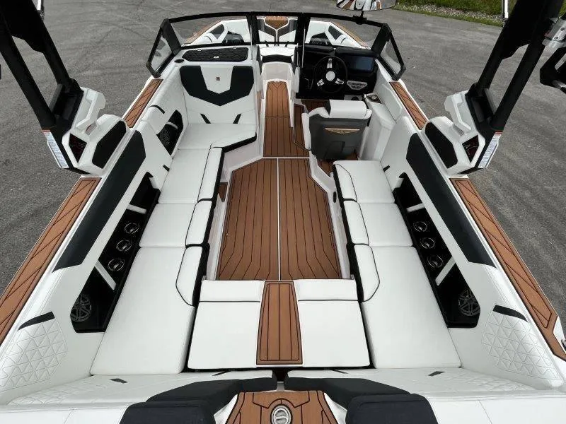 Slide: The Image of Nautique GS22 2024 - 16