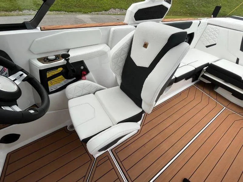 Slide: The Image of Nautique GS22 2024 - 19