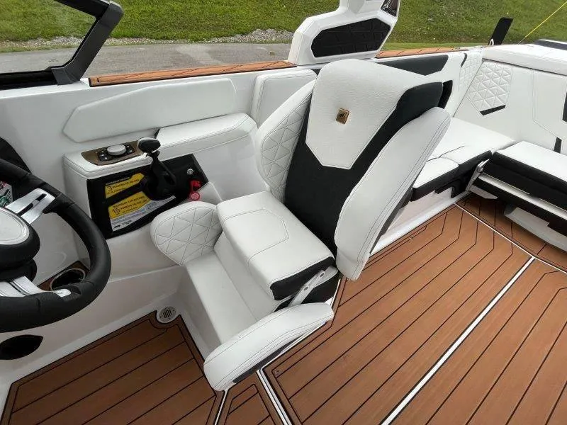 Slide: The Image of Nautique GS22 2024 - 20