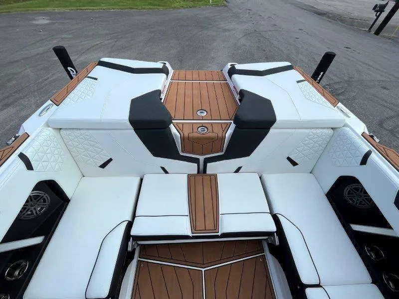 Slide: The Image of Nautique GS22 2024 - 33