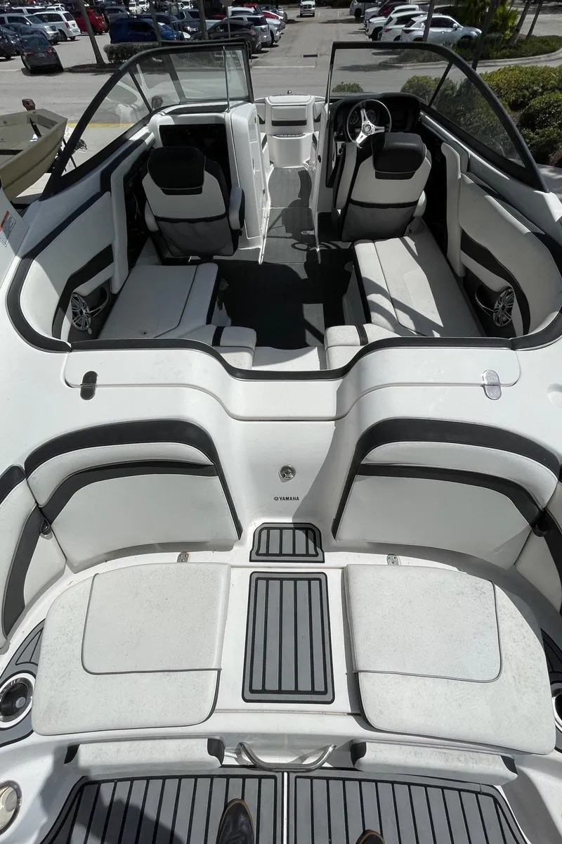 Slide: The Image of Yamaha 242 Limited S 2016 - 4