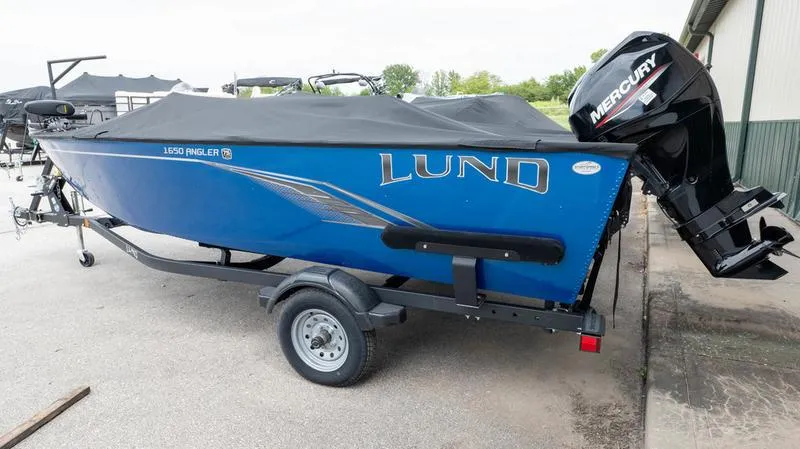 Slide: The Image of Lund 1650 Angler SS 2023 - 2