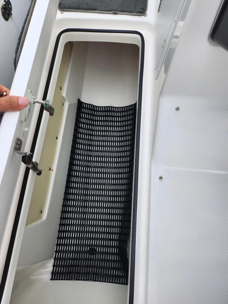 Slide: The Image of Yamaha 242 Limited S 2016 - 16