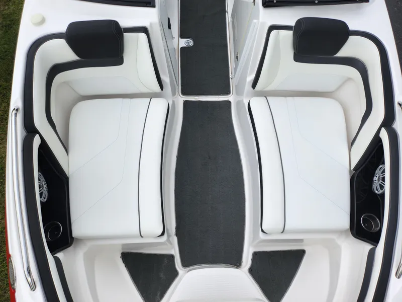 Slide: The Image of Yamaha 242 Limited S 2016 - 19