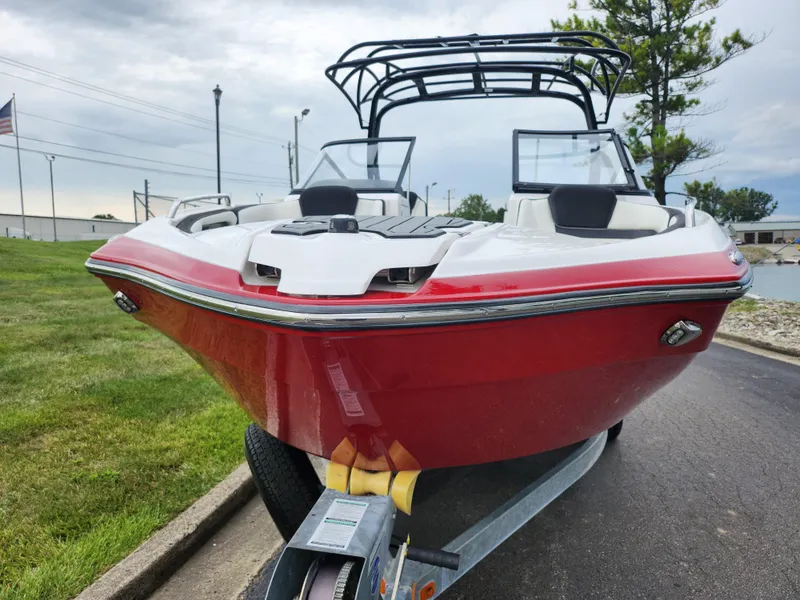 Slide: The Image of Yamaha 242 Limited S 2016 - 6