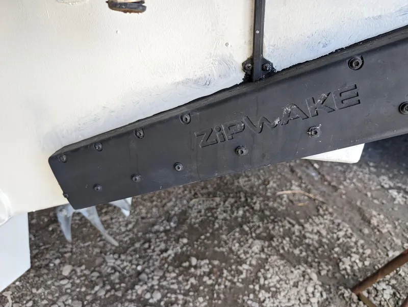 Slide: The Image of Hunt Surf Hunter 33 Wilbury - 11