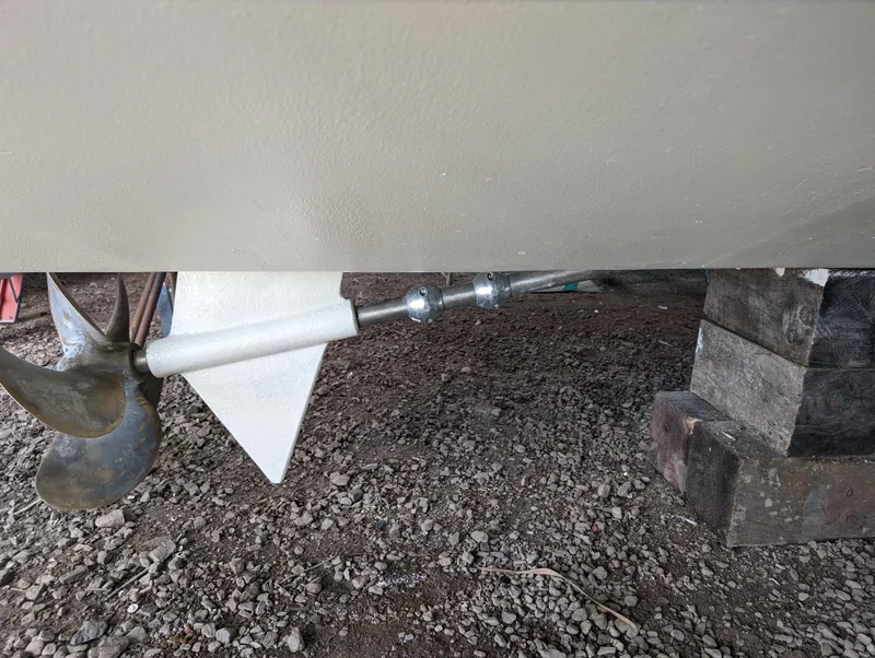 Slide: The Image of Hunt Surf Hunter 33 Wilbury - 13