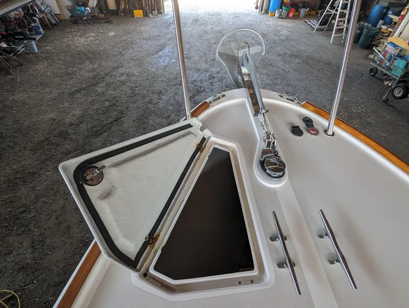 Slide: The Image of Hunt Surf Hunter 33 Wilbury - 15
