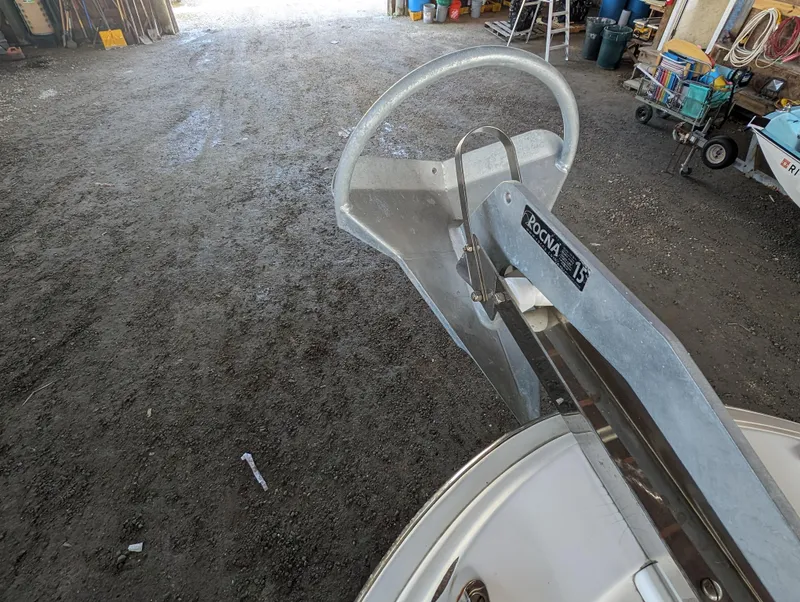 Slide: The Image of Hunt Surf Hunter 33 Wilbury - 16