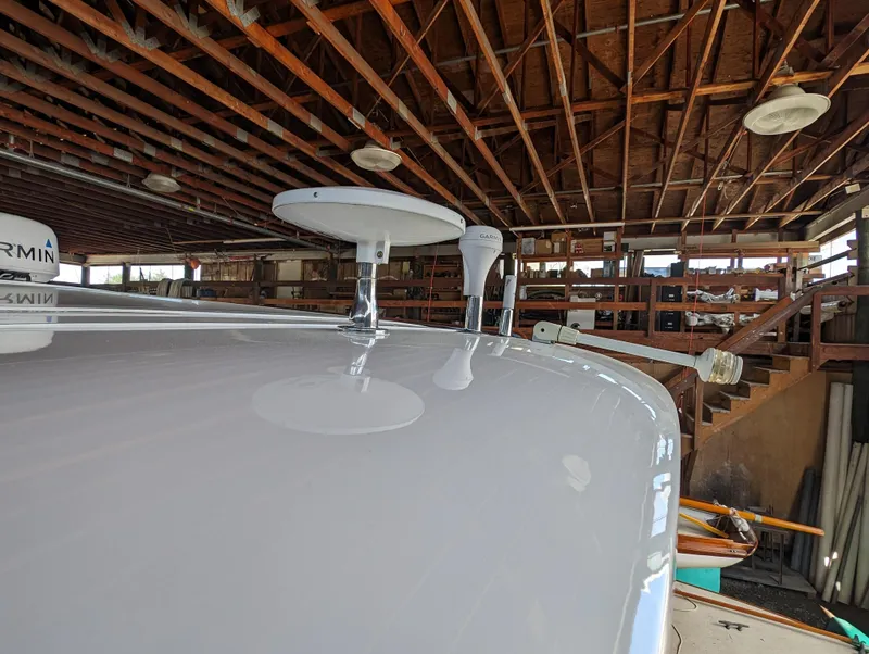 Slide: The Image of Hunt Surf Hunter 33 Wilbury - 21