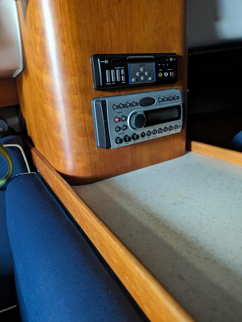 Slide: The Image of Hunt Surf Hunter 33 Wilbury - 36