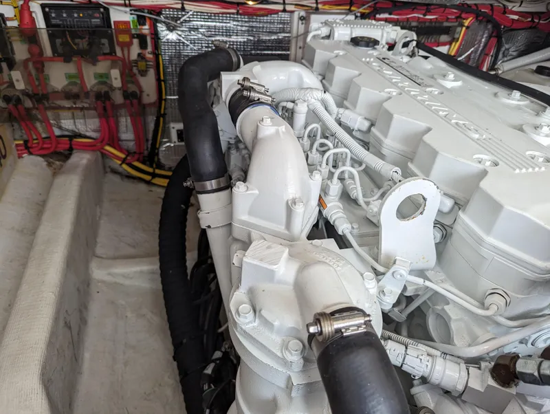 Slide: The Image of Hunt Surf Hunter 33 Wilbury - 43