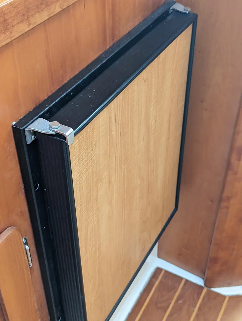 Slide: The Image of Hunt Surf Hunter 33 Wilbury - 46