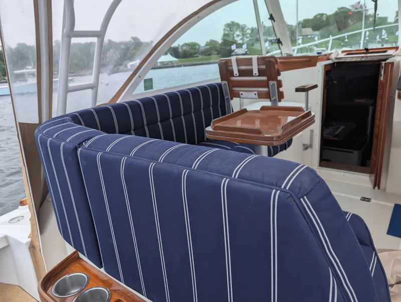 Slide: The Image of Hunt Yachts Surfhunter 33 2006 - 55