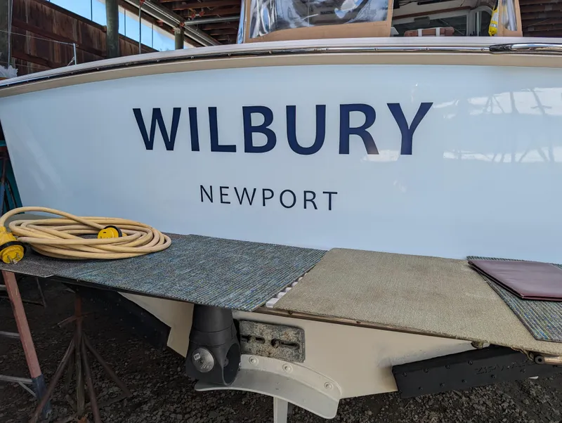 Slide: The Image of Hunt Surf Hunter 33 Wilbury - 6