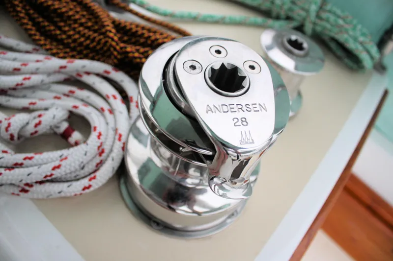 Slide: The Image of Chrome sailboat winch with ropes on a Morris Linda 1987. - 21