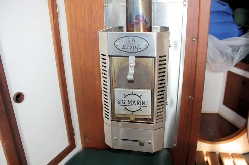 Slide: The Image of 1987 Morris Linda boat interior with SIG Marine heater installed. - 45