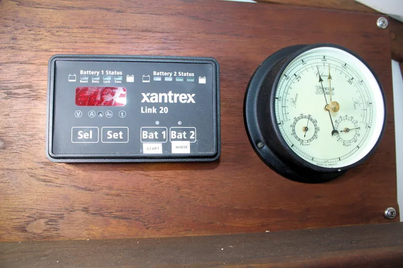 Slide: The Image of Battery monitor and gauge on 1987 Morris Linda boat dashboard. - 47
