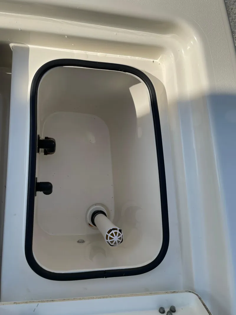 Slide: The Image of Livewell compartment in a 2021 Pathfinder 2005 TRS boat. - 45