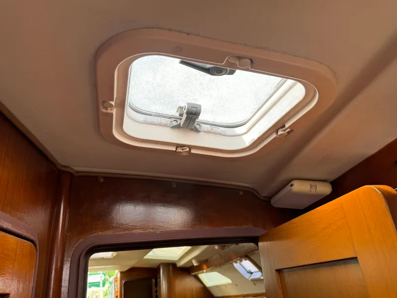 Slide: The Image of Opening Hatches - 31