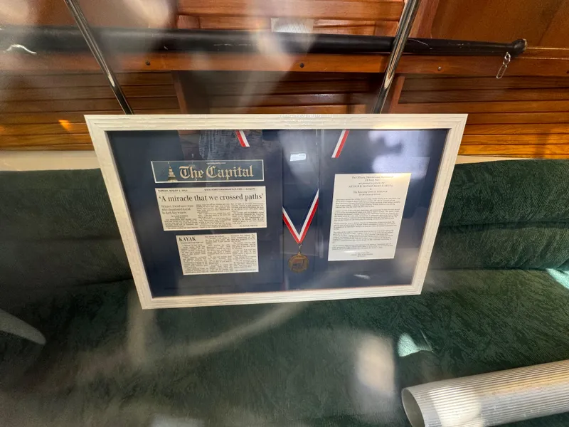 Slide: The Image of Medal for a Rescue at Sea - 42