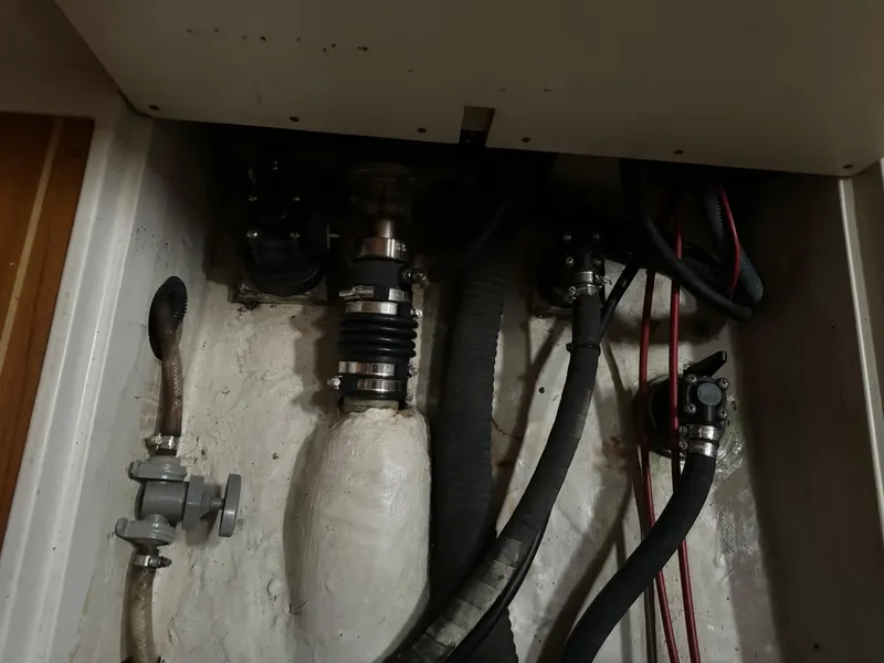 Slide: The Image of Stuffing Box and Trhuhulls - 66