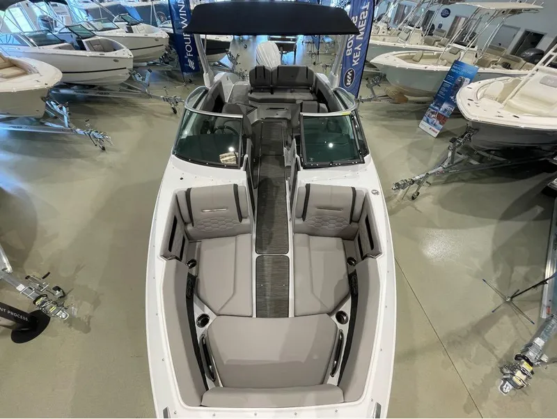 Slide: The Image of Four Winns H6 OB 2025 - 13