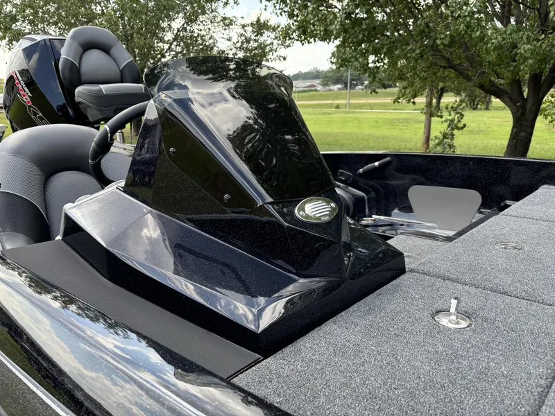 Slide: The Image of Ranger Z185 2025 - 13